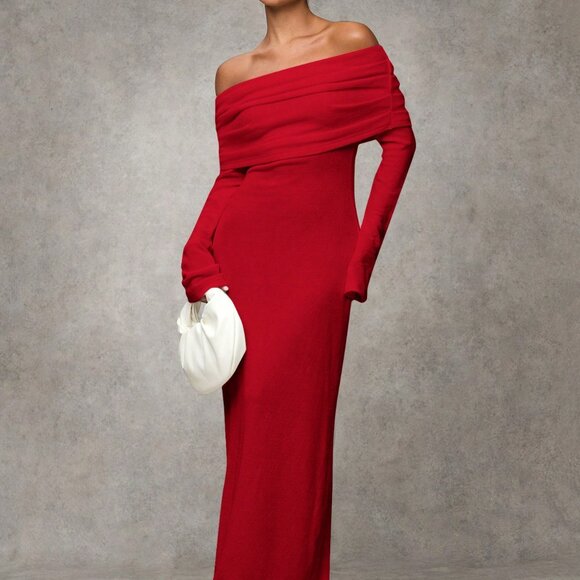 Red Elegant Women's Off-Shoulder Long Dress - Picture 4 of 6